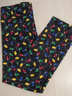 btween Black Holiday Lights Leggings